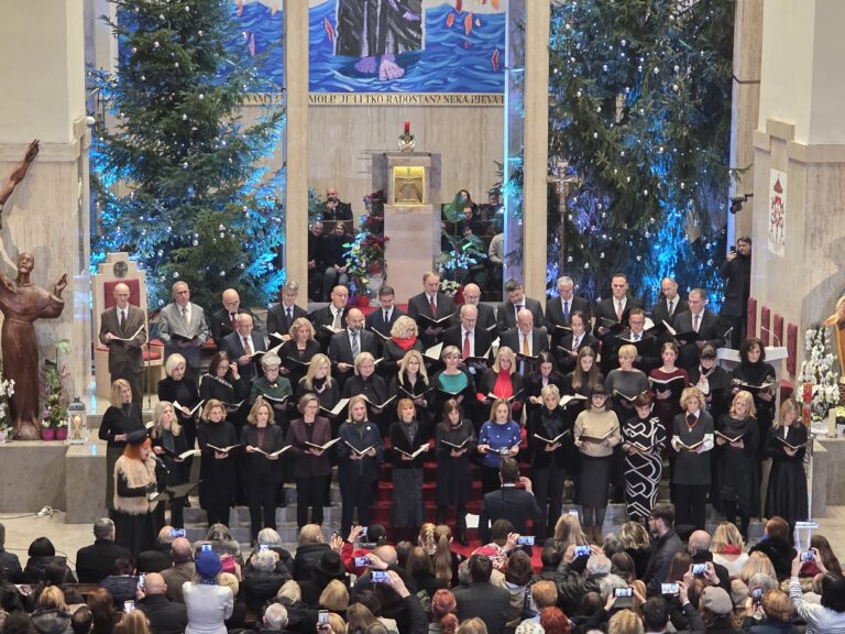 „Srce na dar“: u prepunoj Bazilici održan božićni koncert