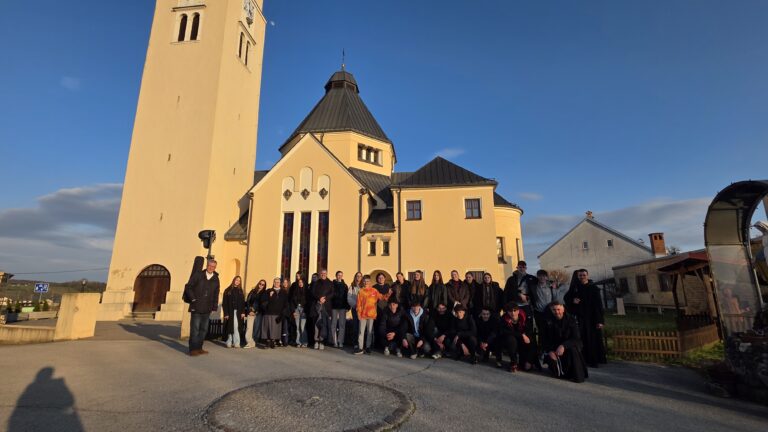 Hodočašće srednjoškolaca u Krašić